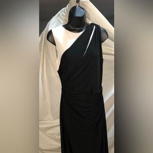 724. Lauren Ralph Lauren Black & White Gown